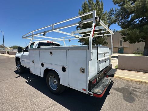 Used 2016 Chevrolet Silverado 3500 W/T RWD image 2
