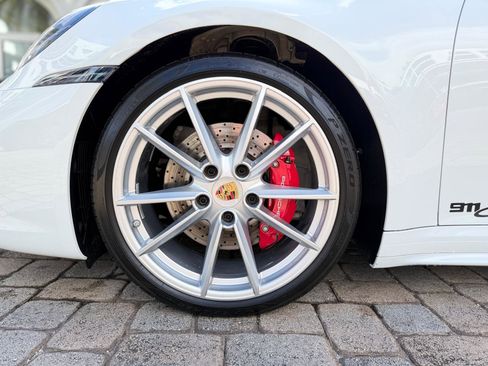 Used 2024 Porsche 911 Carrera 4S image 27