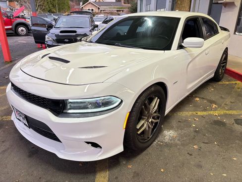 Used 2018 Dodge Charger R/T image 4