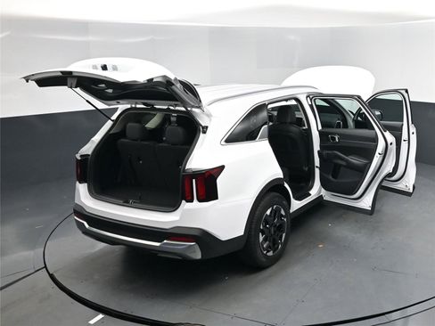 New 2026 Kia Sorento S image 17