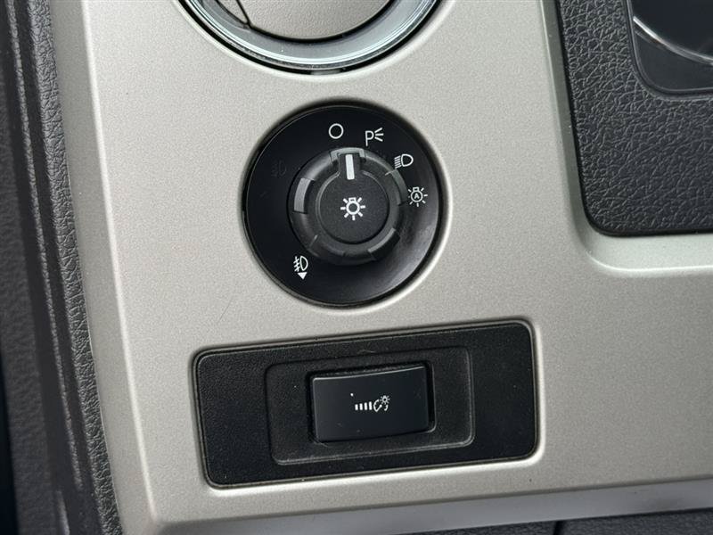 Used 2012 Ford F150 Lariat w/ Lariat Chrome Pkg AWD/4WD image 24