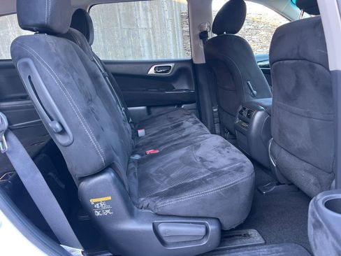 Used 2014 Nissan Pathfinder SV image 23