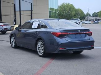 Used 2022 Toyota Avalon Limited FWD video 3