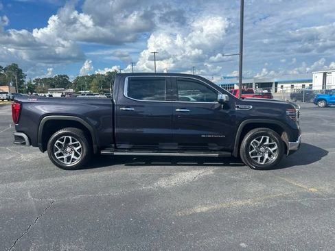 Used 2023 GMC Sierra 1500 SLT w/ SLT Premium Plus Package AWD/4WD image 5