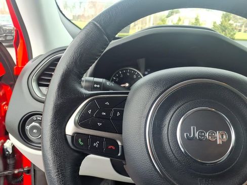 Used 2022 Jeep Renegade Latitude w/ Convenience Group AWD/4WD image 26