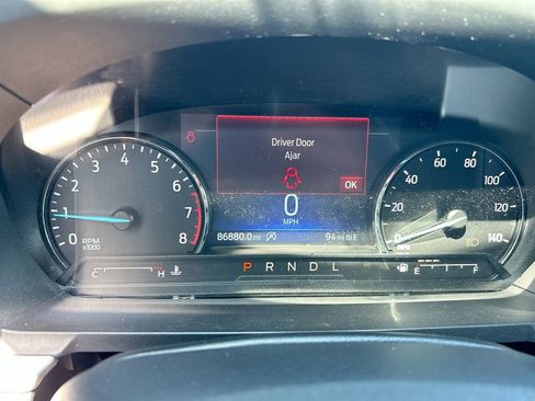 Used 2021 Ford Explorer XLT w/ Equipment Group 202A AWD/4WD image 17