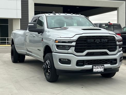 New 2026 RAM 3500 Laramie AWD/4WD image 8