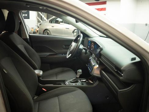 Used 2025 Hyundai Kona SEL FWD image 13
