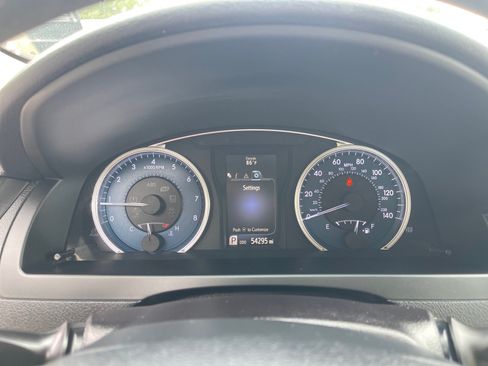 Used 2017 Toyota Camry LE FWD image 4