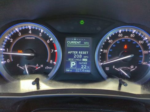 Used 2016 Toyota Highlander LE image 19