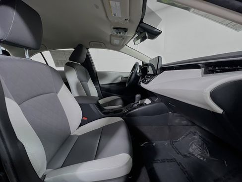 Used 2023 Toyota Corolla LE image 31