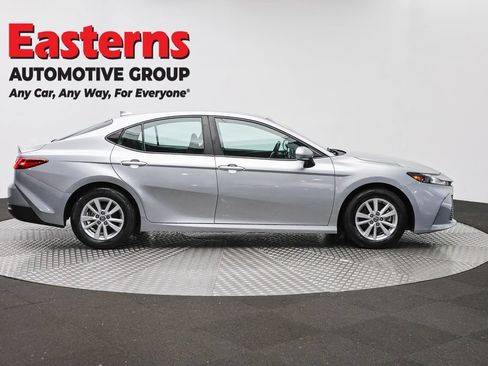 Used 2025 Toyota Camry LE FWD image 4