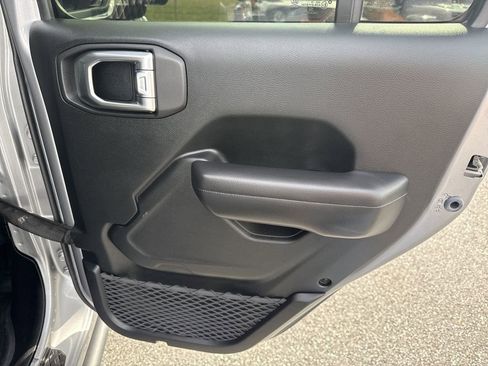 Used 2020 Jeep Gladiator Sport w/ Quick Order Package 24S image 20