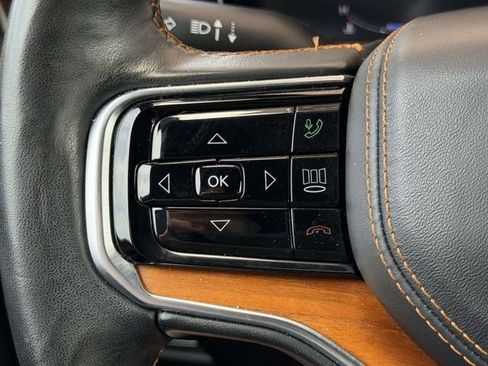 Used 2022 Jeep Grand Wagoneer Series III w/ Rear Seat Video Group 1 AWD/4WD image 31
