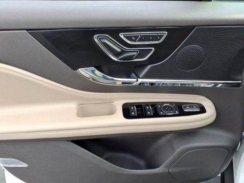 Used 2023 Lincoln Corsair Reserve w/ Equipment Group 201A image 11