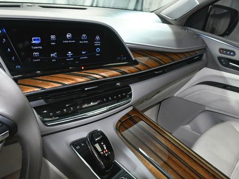 Used 2022 Cadillac Escalade Sport Platinum AWD/4WD image 40