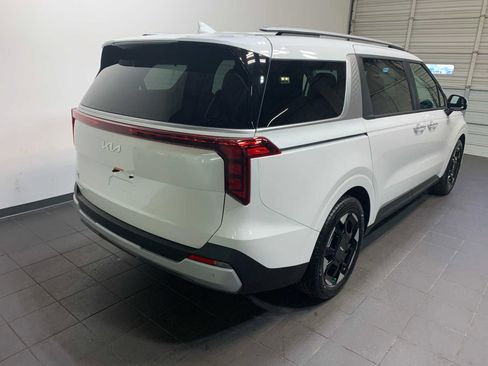New 2026 Kia Carnival EX image 3