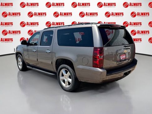 Used 2014 Chevrolet Suburban LT w/ Texas Edition RWD image 8