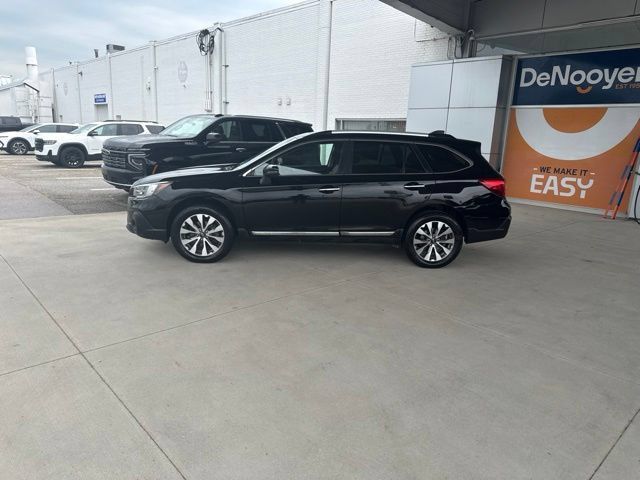 Used 2018 Subaru Outback 3.6R Touring AWD/4WD image 5