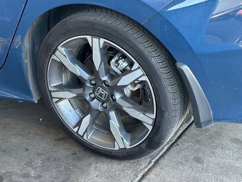 Used 2025 Honda Civic Sport Touring image 4