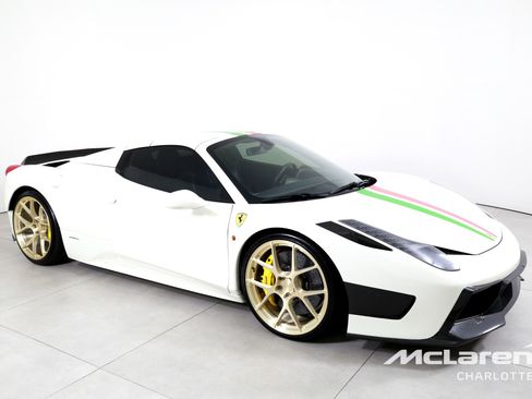 Used 2014 Ferrari 458 Spider RWD image 3