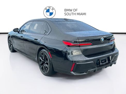 Certified 2024 BMW 740i RWD image 5