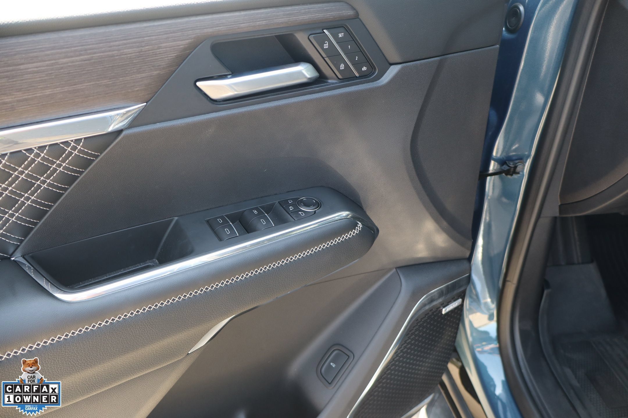 Used 2025 GMC Acadia Denali w/ LPO, Floor Liner Package FWD image 14