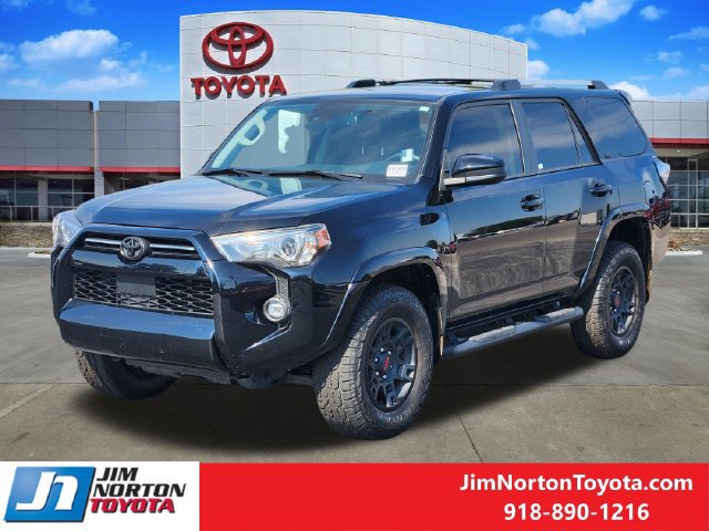 Used 2023 Toyota 4Runner SR5 AWD/4WD image 3