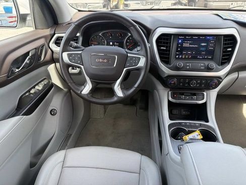 Used 2023 GMC Acadia SLT w/ Preferred Package FWD image 24