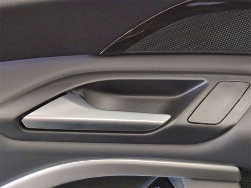 Used 2025 Audi Q5 Premium w/ Convenience Package image 11