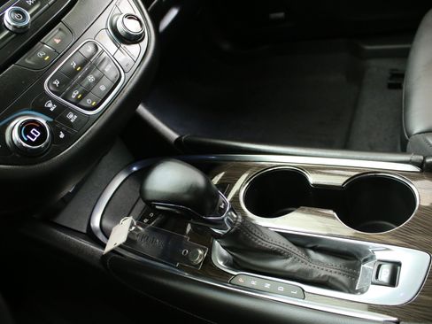 Used 2023 Chevrolet Malibu LT w/ LPO, Floor Liner Package FWD image 22
