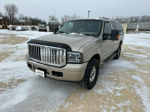 Used 2005 Ford Excursion Limited image 8