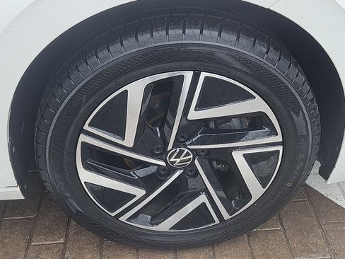 Certified 2022 Volkswagen Jetta SEL image 35