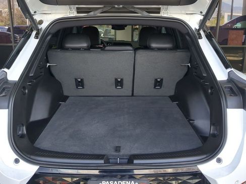 Used 2024 Chevrolet Equinox EV RS FWD image 27