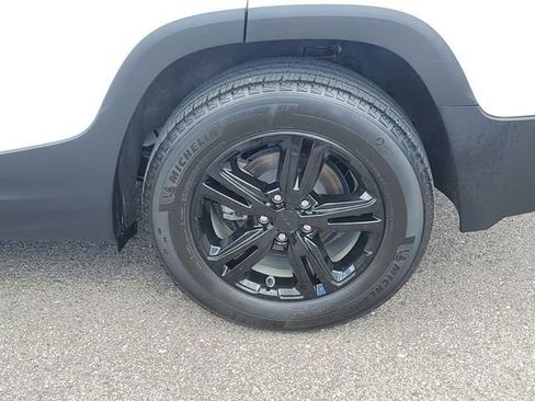 Used 2023 GMC Terrain SLE FWD image 31