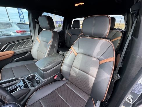Used 2023 GMC Canyon AT4 w/ AT4 Premium Package AWD/4WD image 18