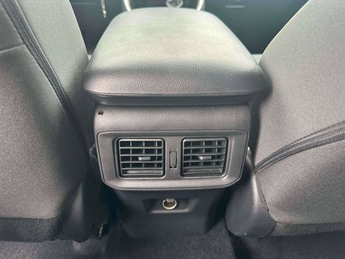 Used 2025 Toyota RAV4 LE AWD/4WD image 12