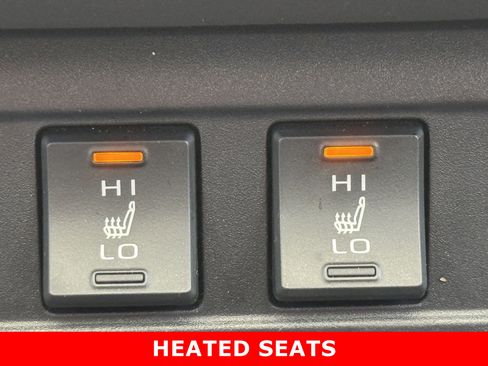 Used 2024 Toyota Corolla Cross XLE w/ Convenience Package image 17