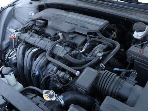 Used 2023 Hyundai Elantra SEL w/ Convenience Package image 9