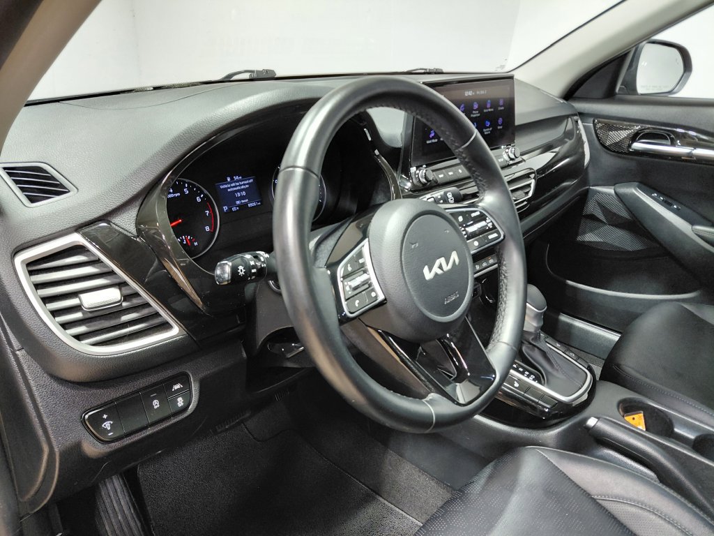 Used 2022 Kia Seltos EX AWD/4WD image 25