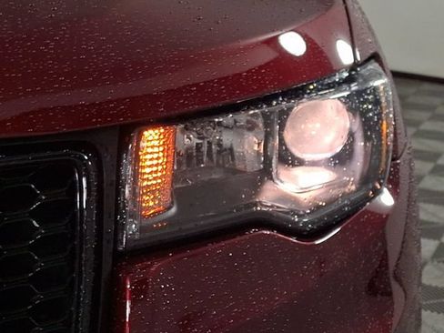 Used 2018 Jeep Grand Cherokee Altitude AWD/4WD image 12