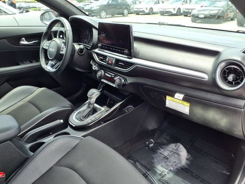 Certified 2023 Kia Forte GT-Line FWD image 12