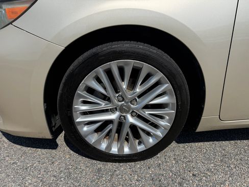 Used 2015 Lexus ES 350 w/ Ultra Luxury Package FWD image 14