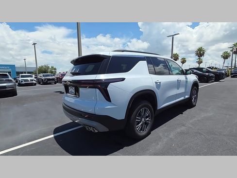 New 2026 Chevrolet Traverse LT w/ Driver Confidence Package AWD/4WD image 18