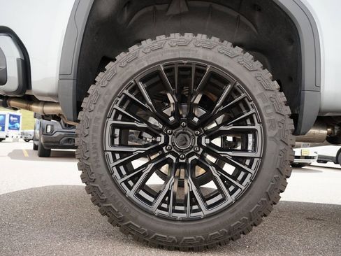 Used 2024 GMC Sierra 1500 AT4 image 34