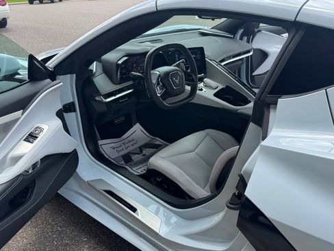 Used 2022 Chevrolet Corvette Stingray Preferred Cpe w/ Battery Protection Package RWD image 2