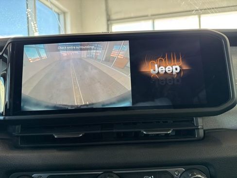 Used 2024 Jeep Wrangler Sport S image 17