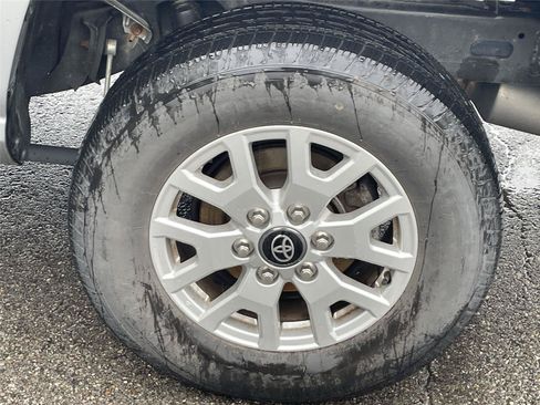 Used 2024 Toyota Tacoma SR5 AWD/4WD image 11