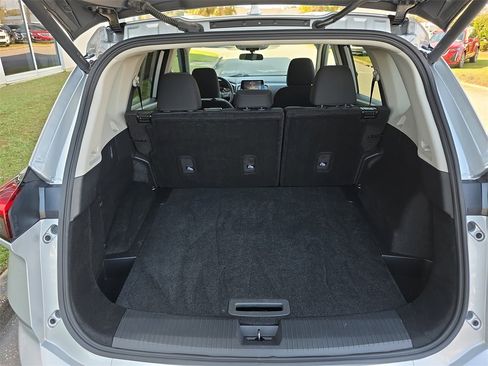 Used 2024 Nissan Rogue SV image 30