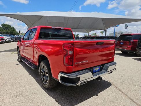 Used 2023 Chevrolet Silverado 1500 LT w/ Z71 Off-Road Package AWD/4WD image 6